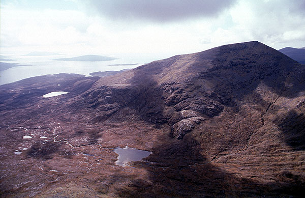 Uisgneabhal Mor & Loch a Sgail